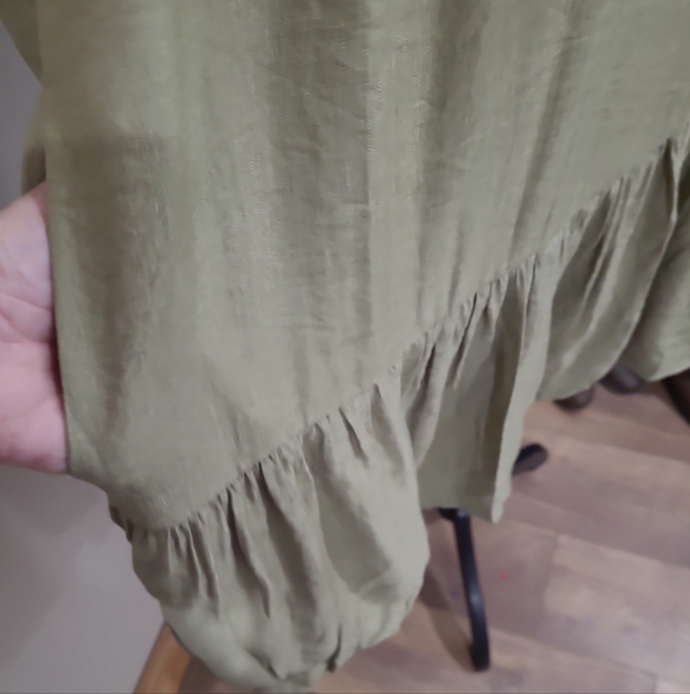 Moon River NWT Women's SZ M green Smocked Puffed Sleeve mini shift dress minimal - Picture 6 of 12